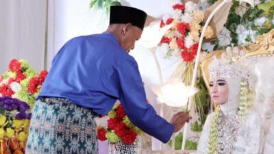 10 Contoh Pantun Pernikahan Melayu untuk Menyambut Pengantin Pria